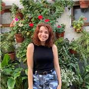 Profesora de Educación Primaria por la Universidad de Extremadura